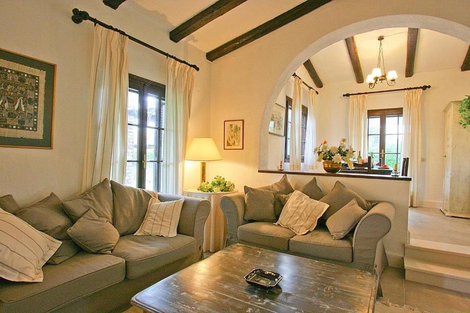 V&V Villas Almiros Beach Екстериор снимка