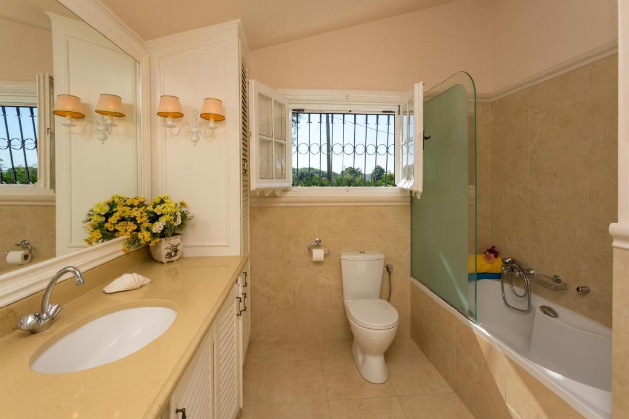 V&V Villas Almiros Beach Екстериор снимка